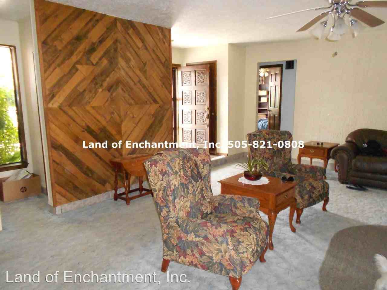 8304 San Francisco Rd NE - Photo 3 of 15