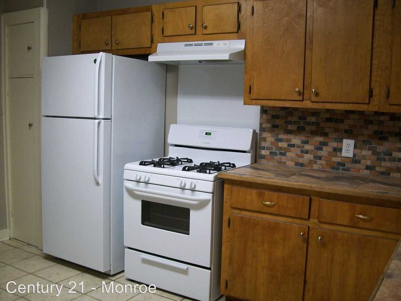 201 Rogers Ave - Photo 2 of 12