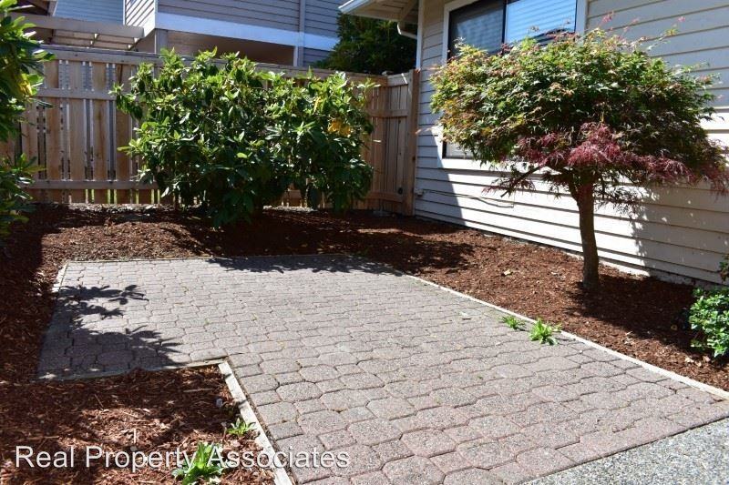 13813 65th Ave W #2 - Photo 3 of 18