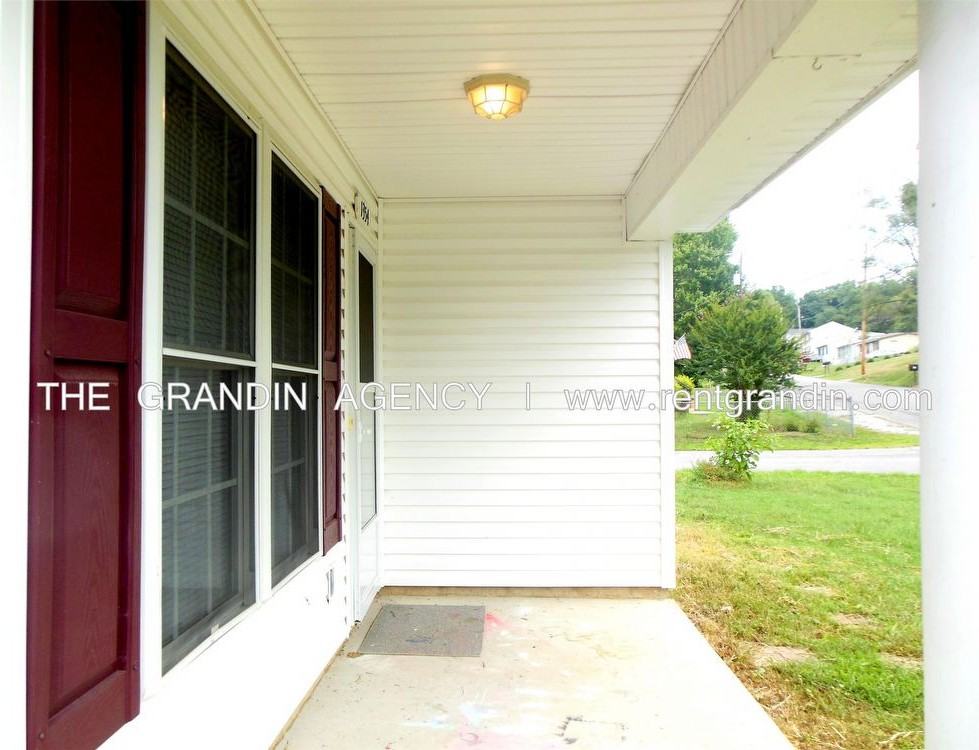 1354 Eastgate Ave NE - Photo 2 of 20