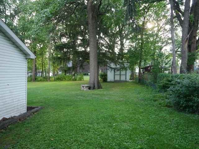 8554 84th Ct - Photo 3 of 13