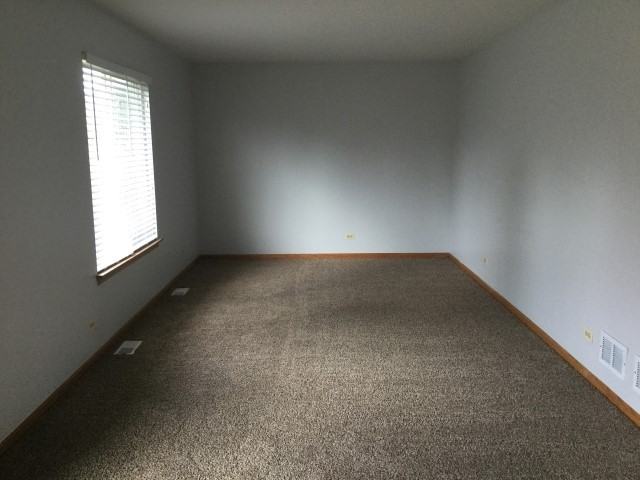 1045 Golden Oaks Pkwy - Photo 2 of 13