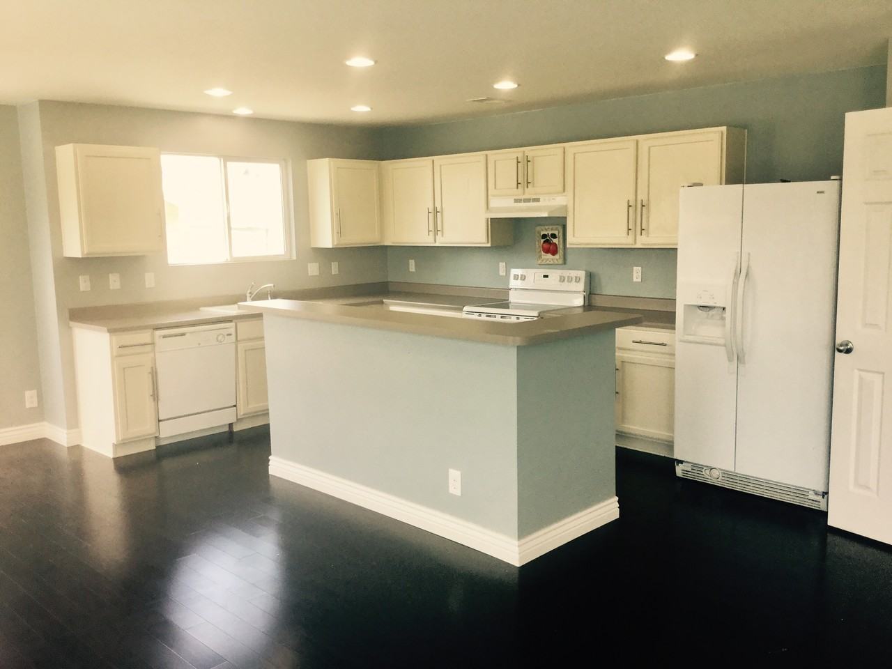 5755 Danube St - Photo 3 of 23