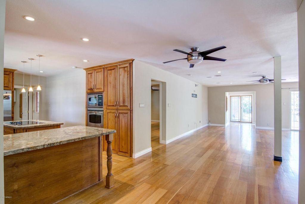 340 E Orange Dr - Photo 3 of 26