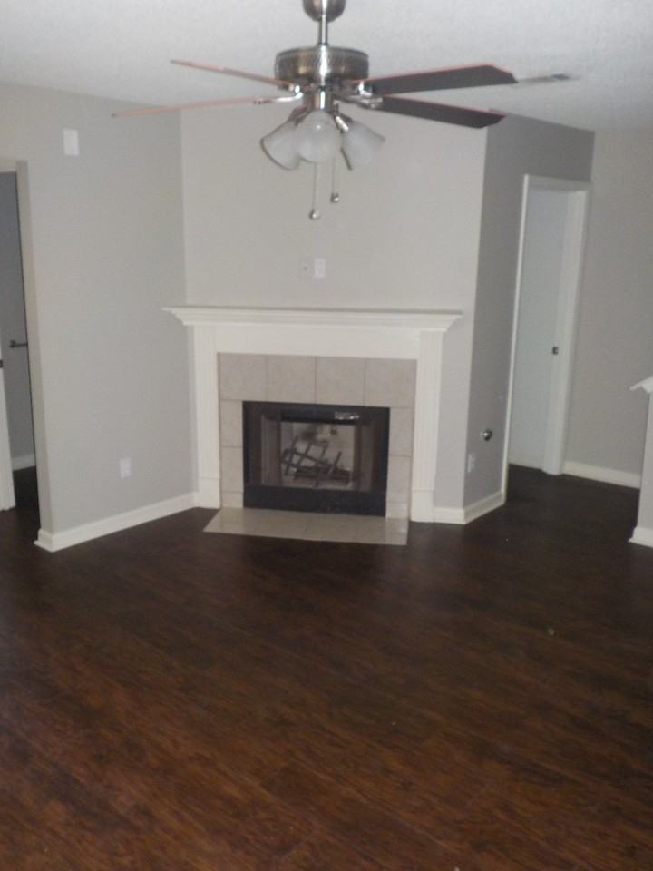 7837 Shadowland Cove - Photo 3 of 9