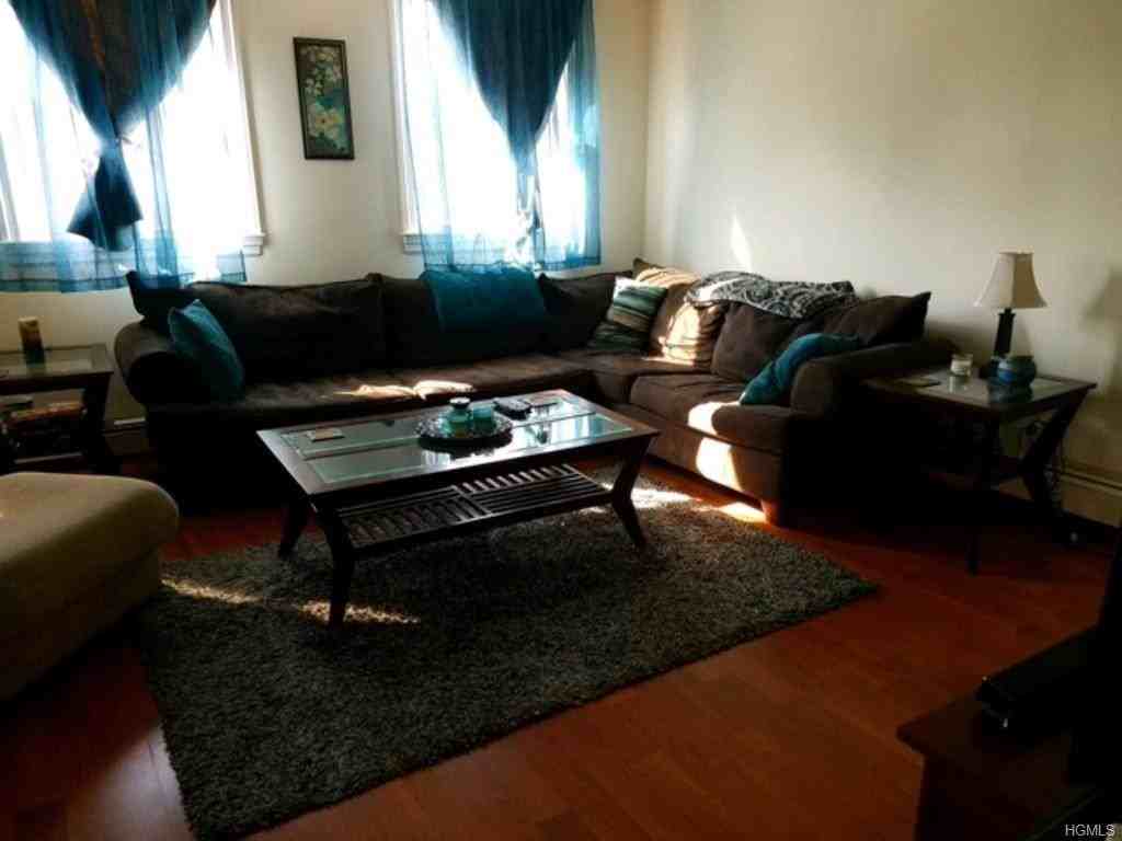 97 Lake St - Photo 3 of 10