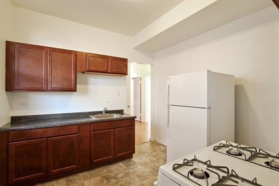 5658 S Peoria St - Photo 3 of 5