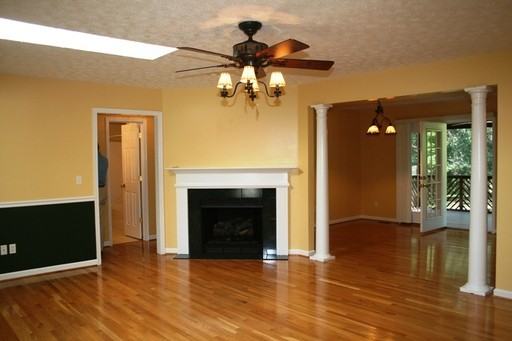 325 Jefferson Dr W - Photo 2 of 16