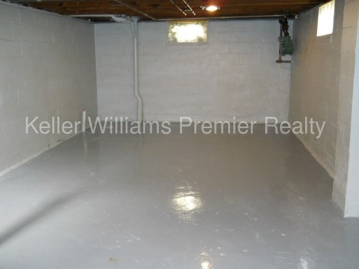 182 S Southampton Ave - Photo 2 of 10