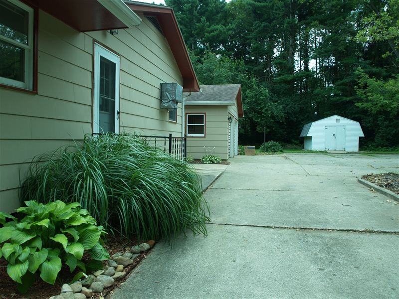 229 W Center St - Photo 3 of 23