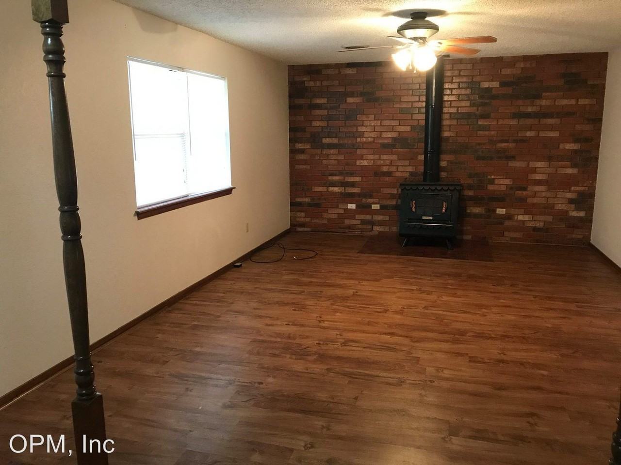 4693 S Plainview Rd - Photo 2 of 6