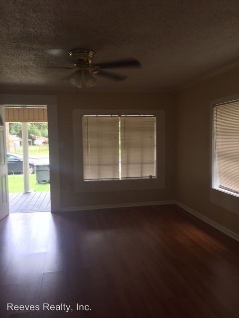 55 Bishop Ln S - Photo 3 of 21