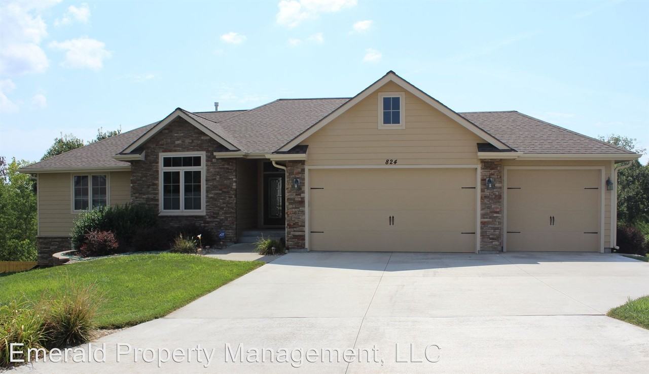 824 Locharno Dr - Photo 2 of 40