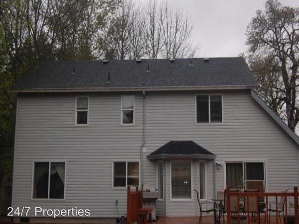 16705 SE Kingsridge Ct - Photo 2 of 14