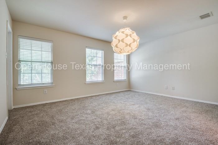 2104 Dalhart Trail - Photo 3 of 25