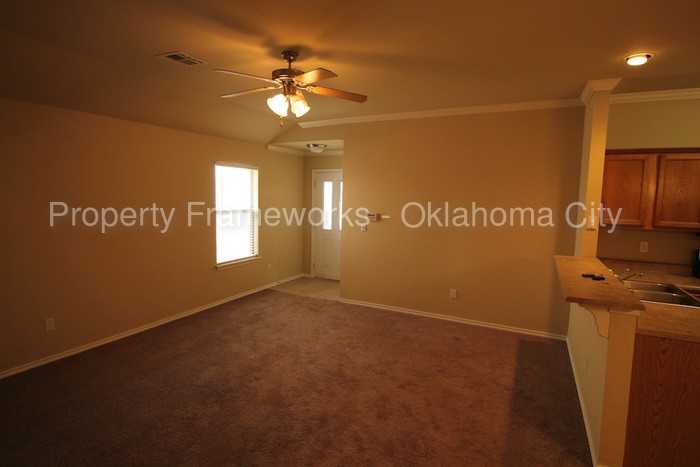 11137 SW 5th St - Photo 3 of 14