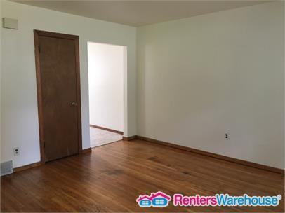 226 Lincoln Ave - Photo 2 of 6