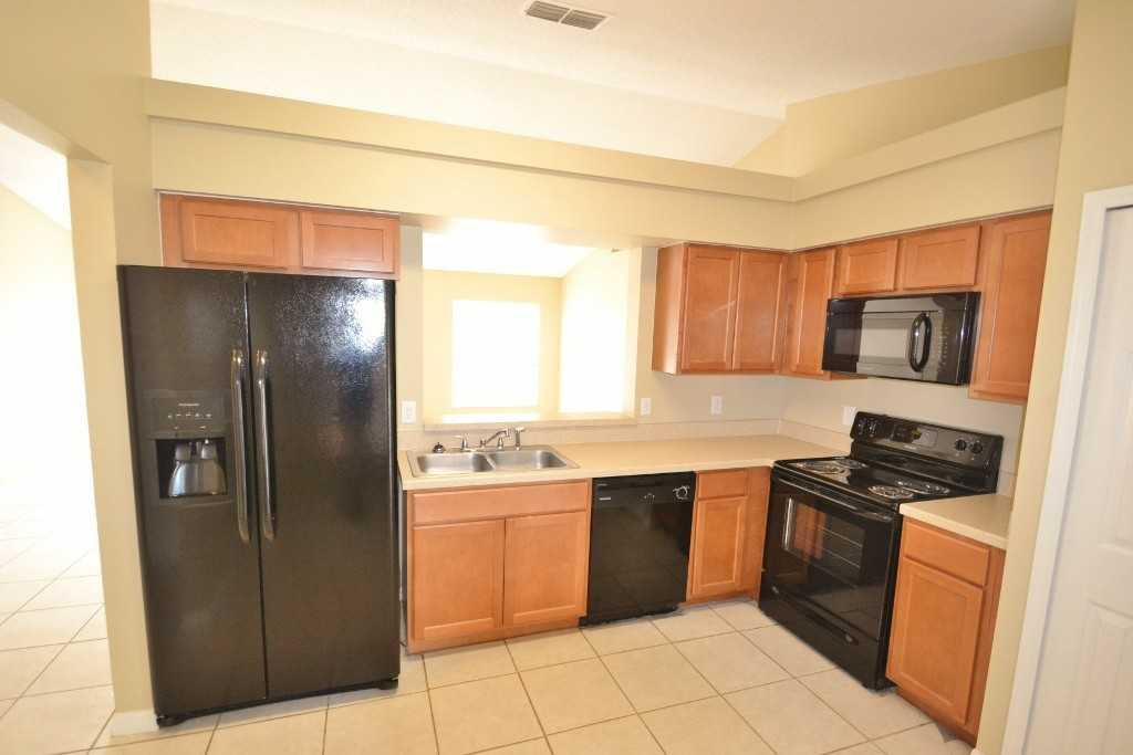 10747 Crescendo Loop - Photo 2 of 9
