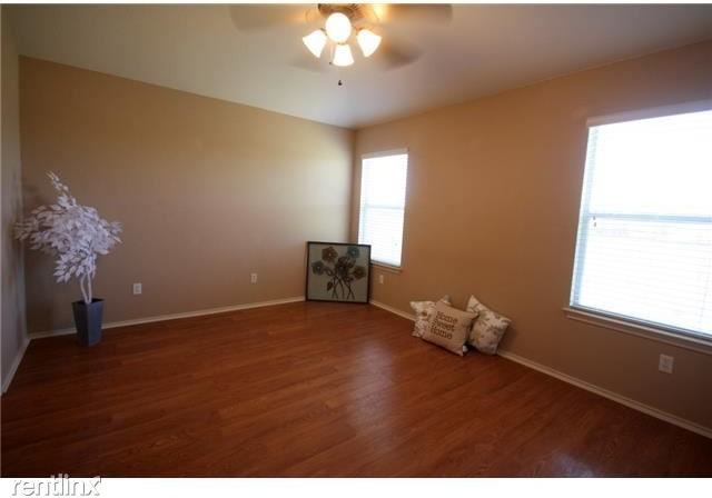 13400 James Monroe St - Photo 3 of 28