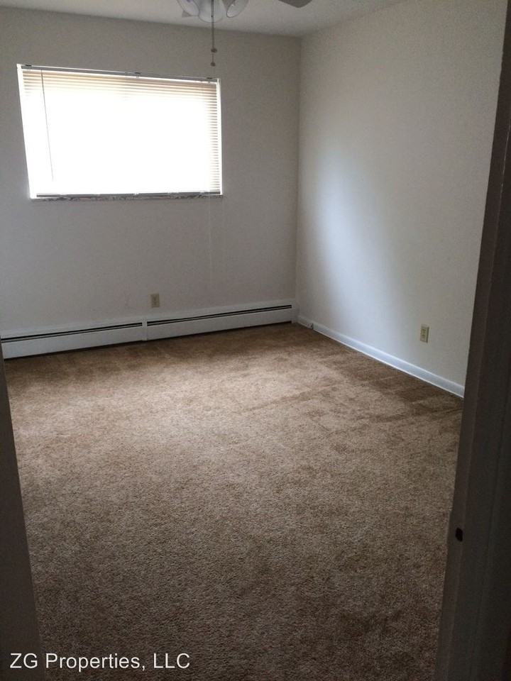 5010 Robinhood - Photo 2 of 4