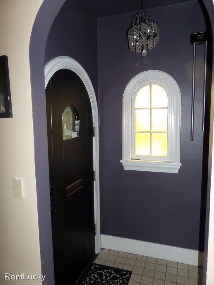 2514 Columbia St SW - Photo 2 of 22