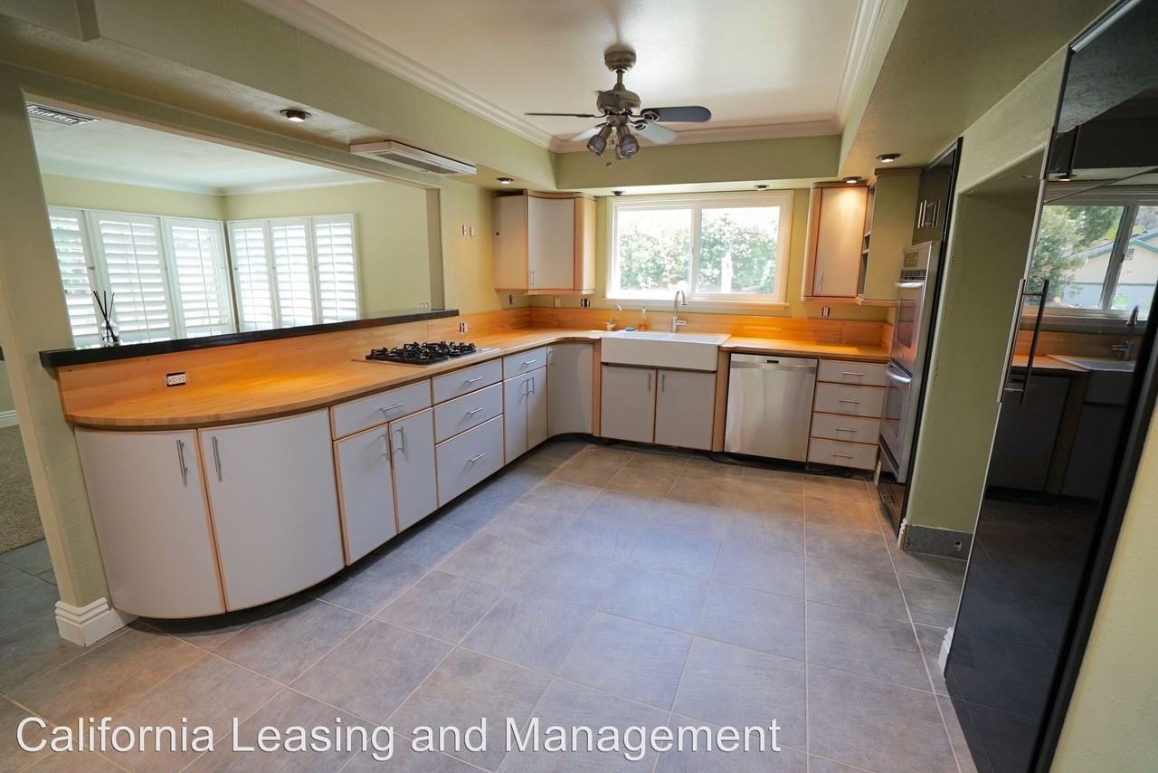 14841 Daffodil Ave - Photo 2 of 14