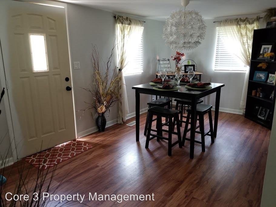 412 Maplewood Ave - Photo 3 of 14