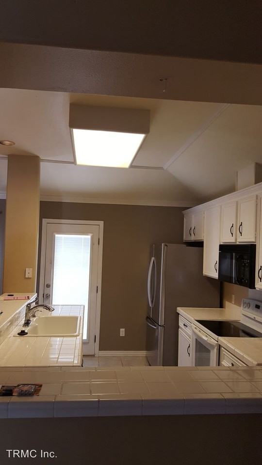 15210 Caravel Dr - Photo 3 of 6