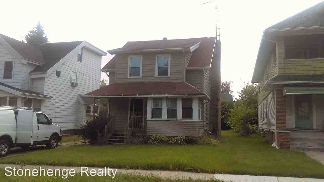 4028 N Lockwood Ave - Photo 2 of 10