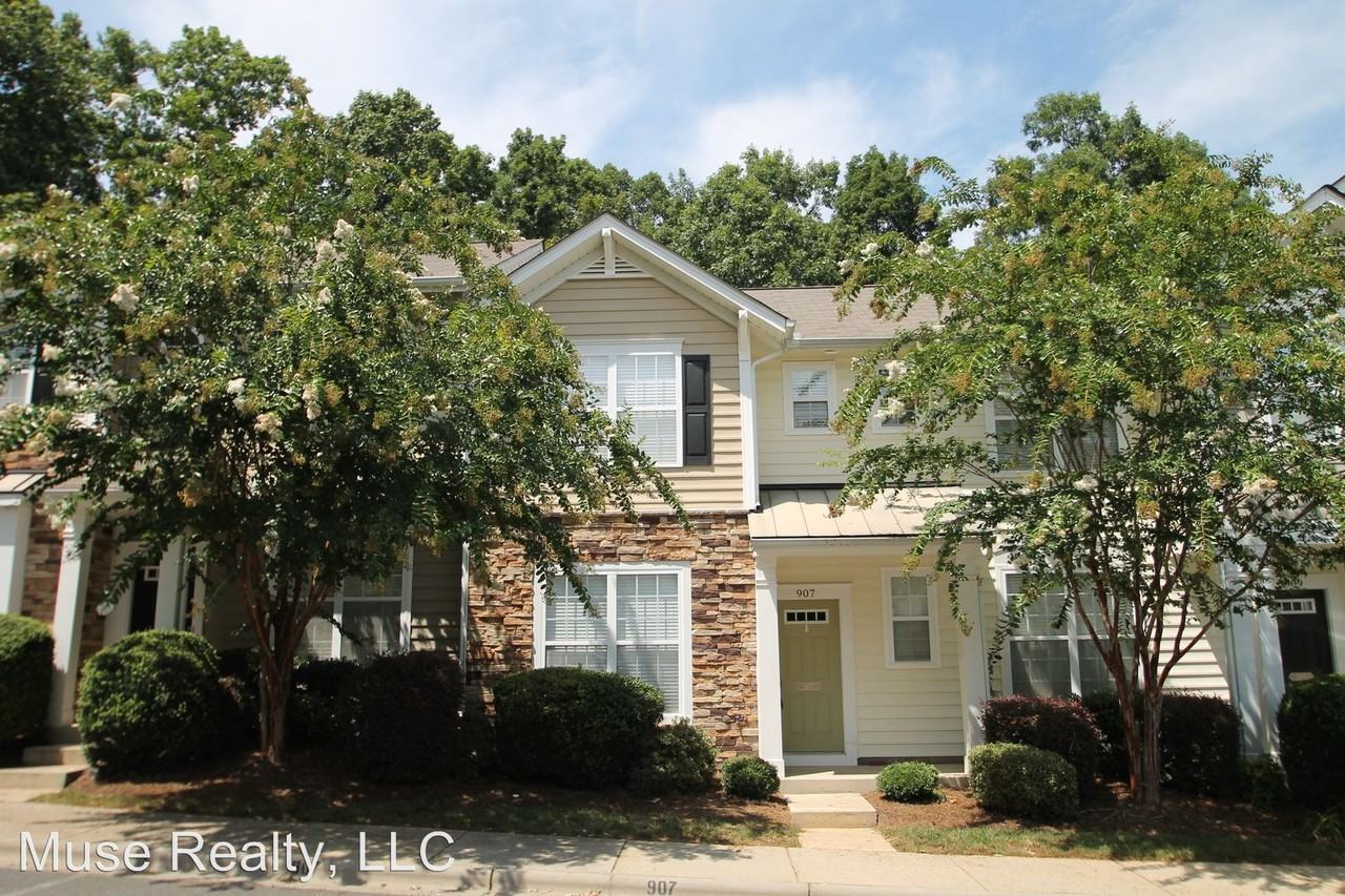 907 Copperstone Ln - Photo 2 of 11