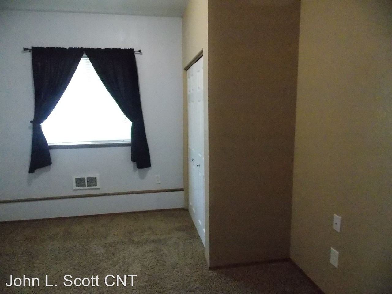 127 Stone Way - Photo 3 of 15