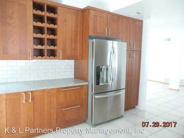 2120 Sea Village Cir - Photo 3 of 7