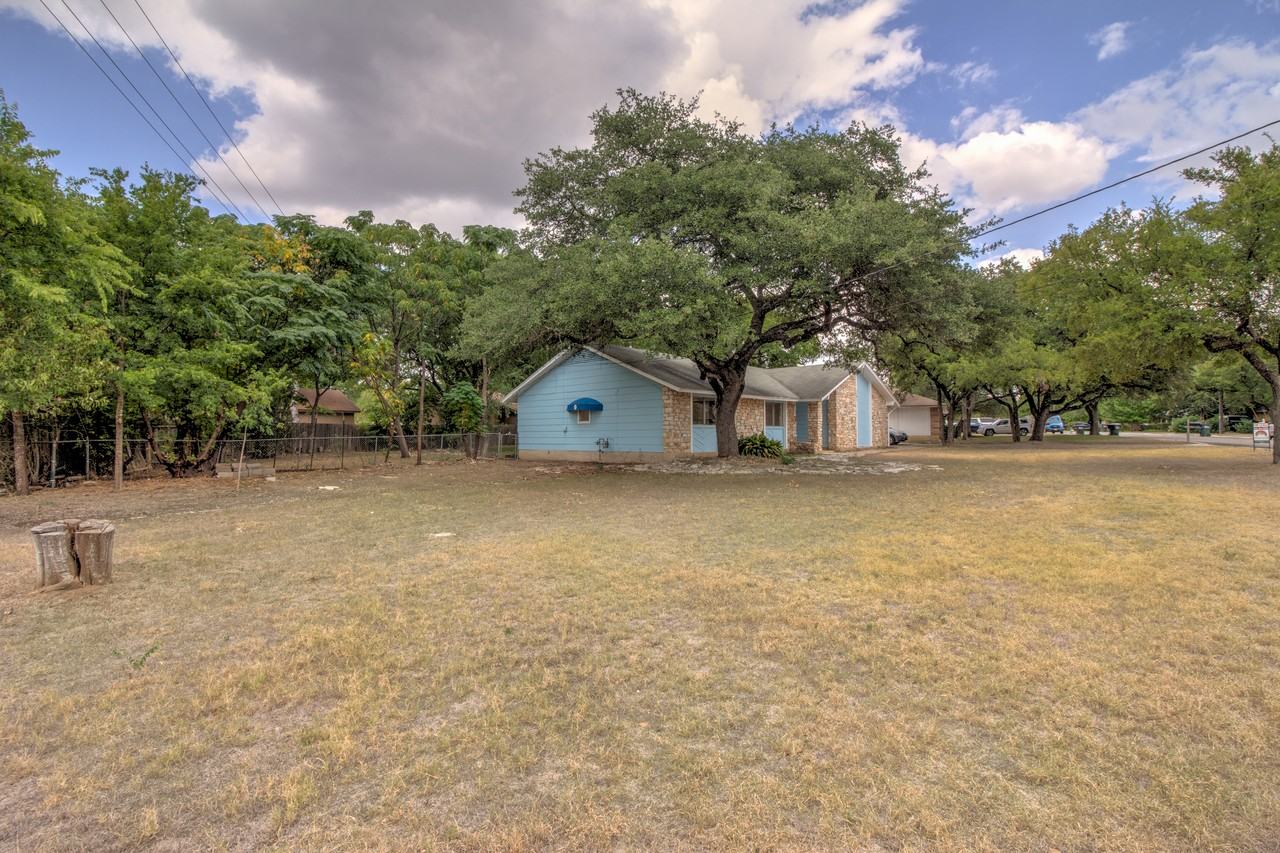 1101 Parker Cir - Photo 3 of 28