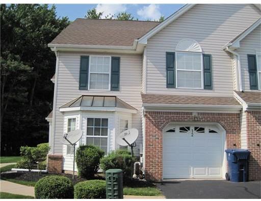 12 Amy Dr #12 - Photo 2 of 10