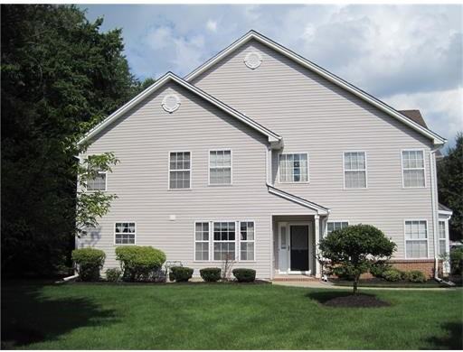 12 Amy Dr #12 - Photo 3 of 10