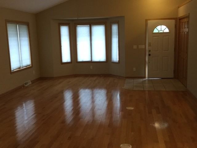 564 Nordic Ct - Photo 3 of 14