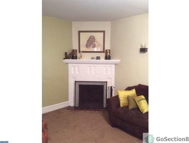 87 Florence Ave - Photo 2 of 9