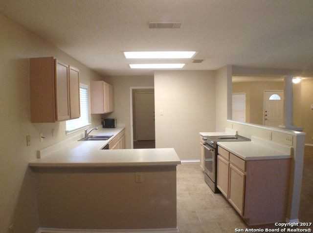 21935 Legend Point Drive - Photo 2 of 10