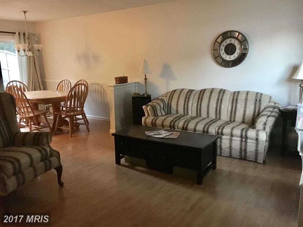 802 London Ct - Photo 3 of 13