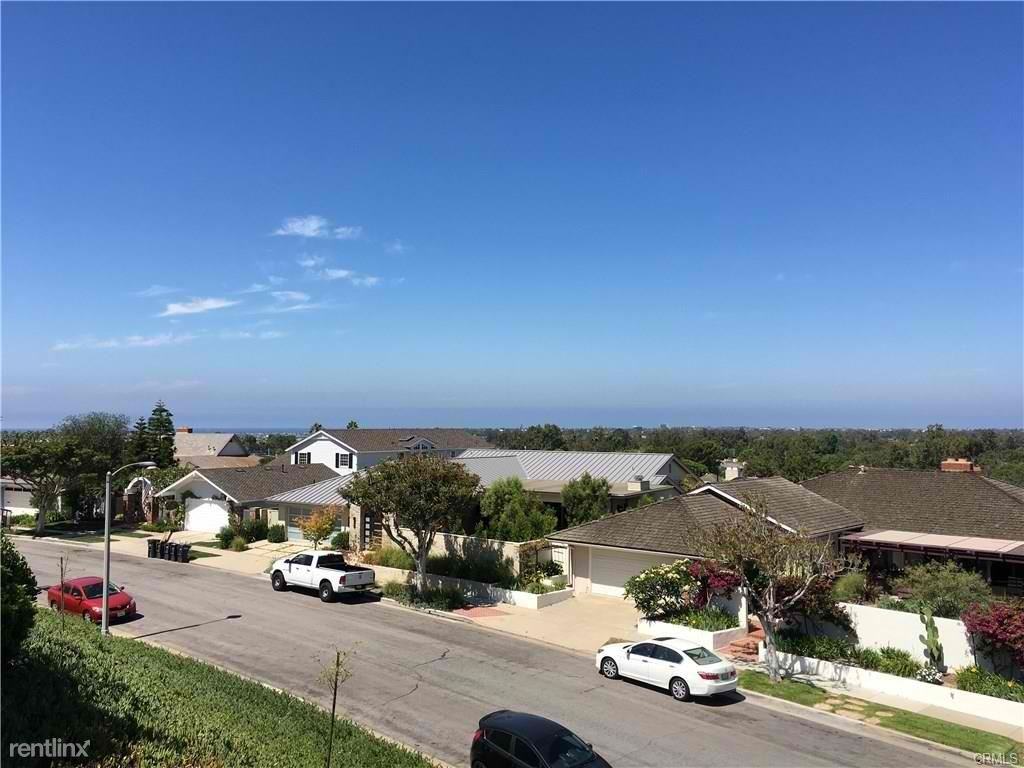 2421 Buckeye St - Photo 2 of 9