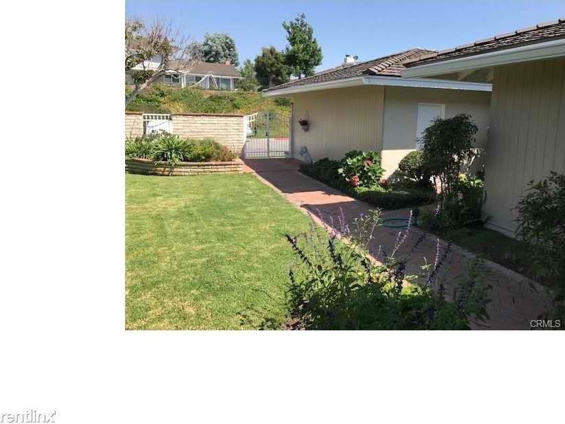 2421 Buckeye St - Photo 3 of 9