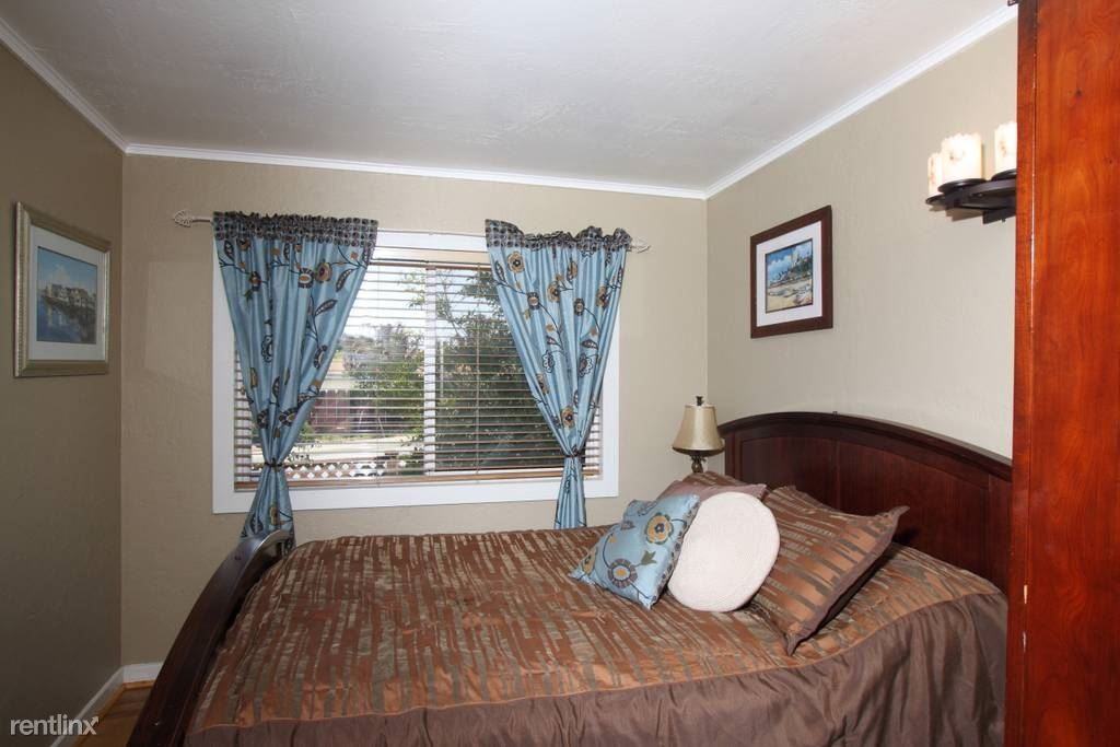 1498 Noche Buena St - Photo 3 of 13