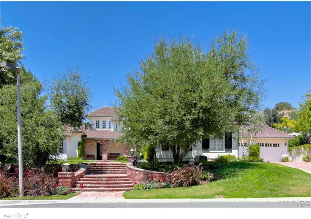 7 Devonwood Dr - Photo 3 of 50