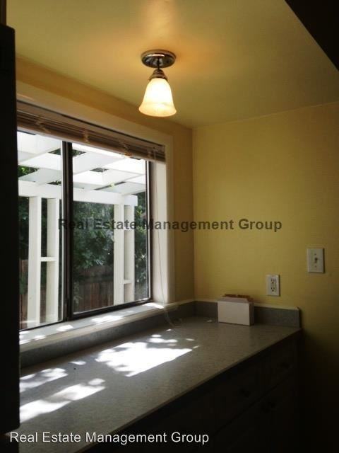 675 E Central Ave - Photo 3 of 9