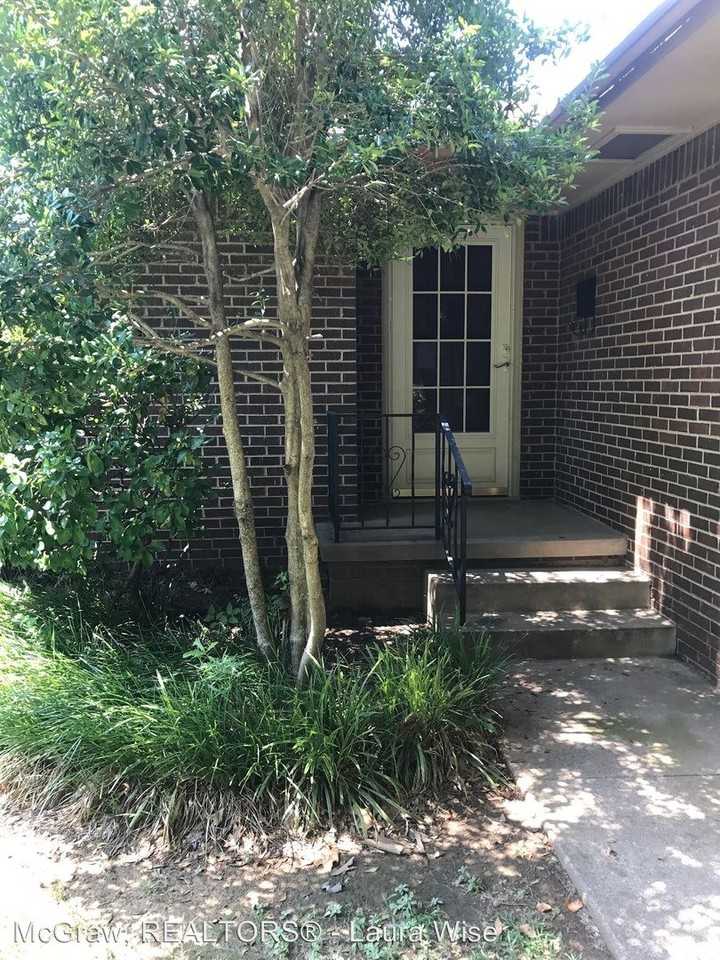 2226 S Florence Pl - Photo 3 of 10