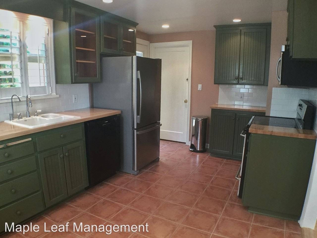 916 NW 97th St - Photo 3 of 28