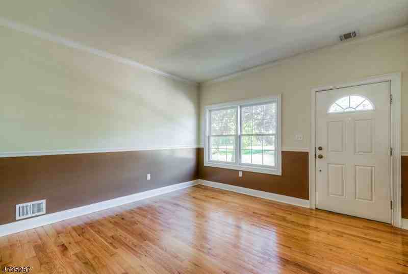 152 Snyder Ave - Photo 2 of 24