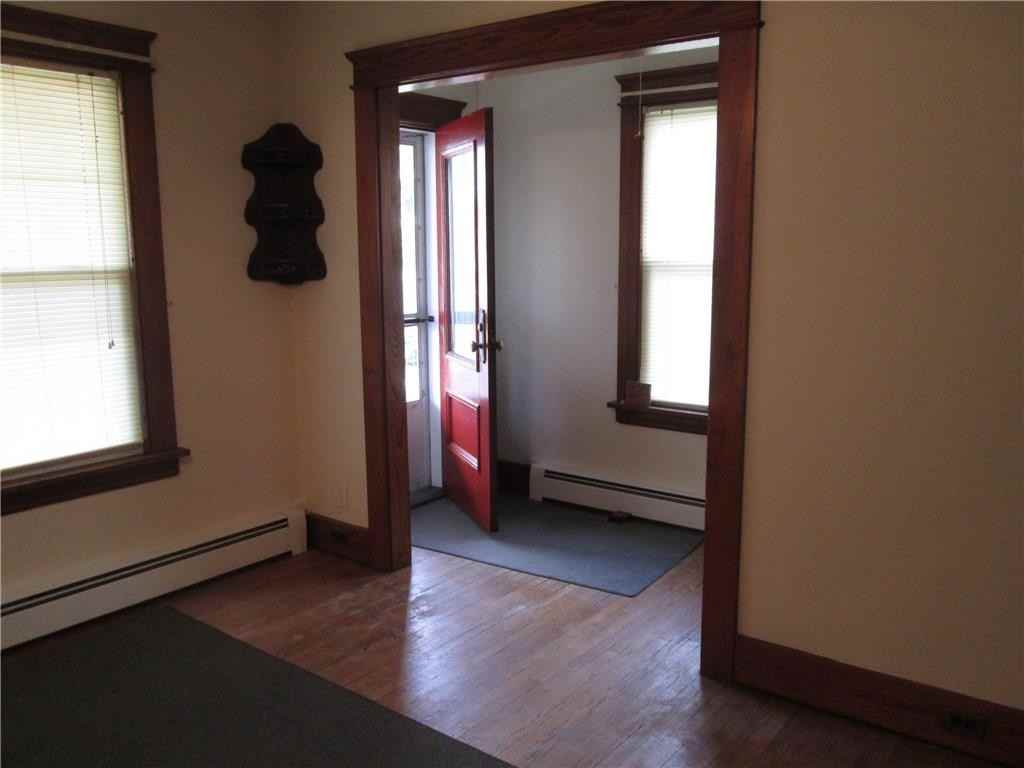 42 Martha St - Photo 2 of 16