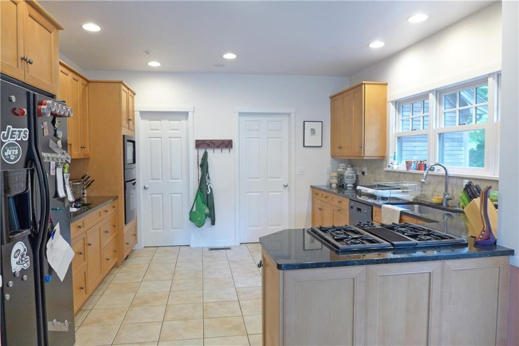 230 Umpawaug Rd - Photo 3 of 19