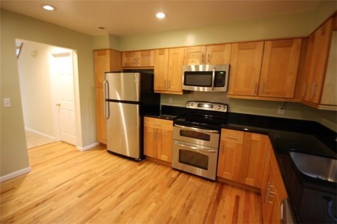 101 Seaside Ave #D - Photo 3 of 18